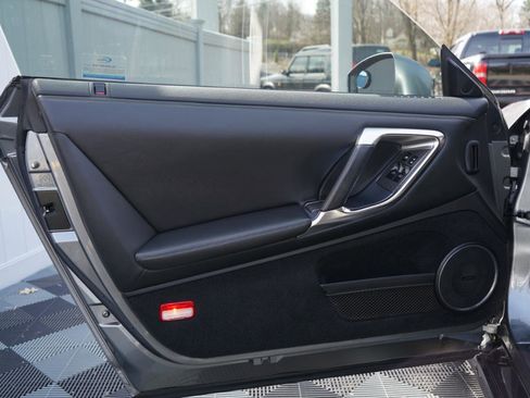 Used 2010 Nissan GT-R Premium image 16