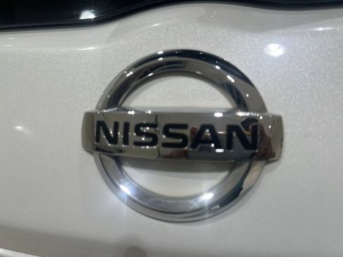 Used 2019 Nissan Kicks SR w/ SR Premium Package FWD image 27