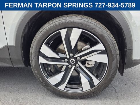 Certified 2024 Volvo XC40 B5 Plus w/ Protection Package Premier AWD/4WD image 11