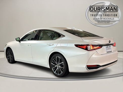 Certified 2024 Lexus ES 300h w/ Premium Package image 7