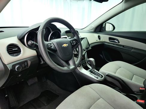 Used 2015 Chevrolet Cruze LT image 11