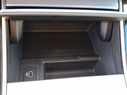 Used 2025 Land Rover Range Rover Velar S image 27