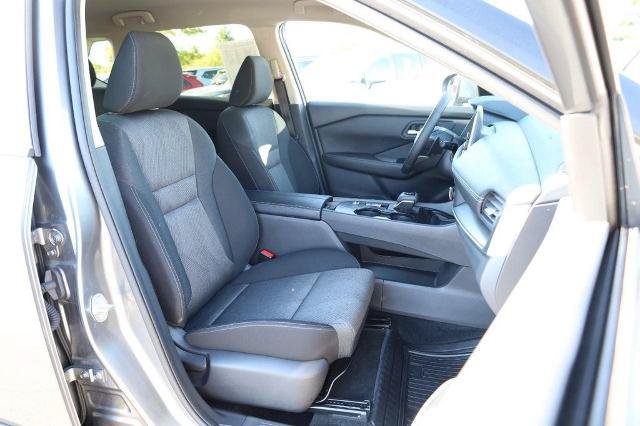 Certified 2025 Nissan Rogue SV FWD image 24