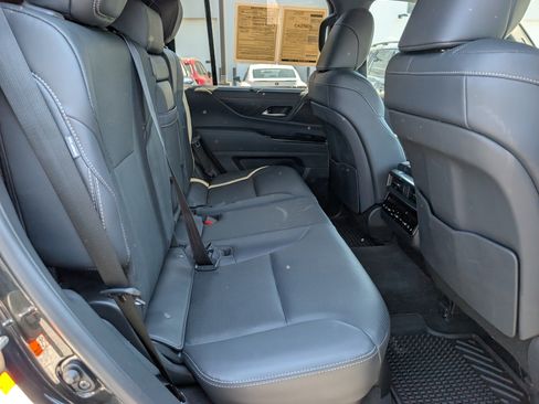Certified 2025 Lexus LX 600 4WD w/ Appearance Package image 11