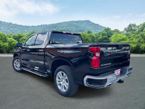 Used 2023 Chevrolet Silverado 1500 LTZ w/ Z71 Off-Road Package AWD/4WD image 23