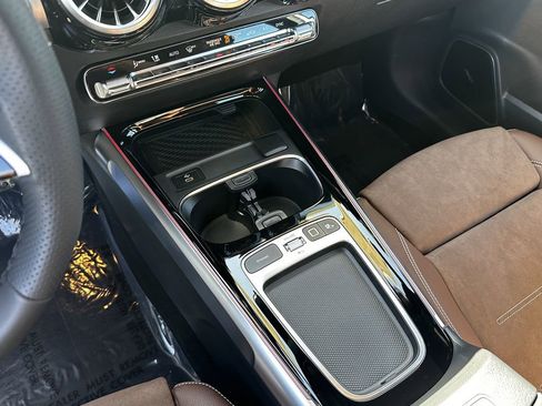 New 2025 Mercedes-Benz GLB 35 AMG 4MATIC image 32