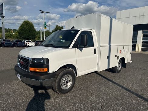 New 2025 GMC Savana 3500 w/ Power Convenience Package image 7