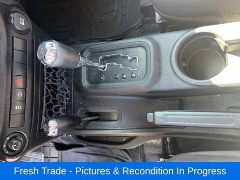 Used 2015 Jeep Wrangler Sport w/ Quick Order Package 24S AWD/4WD image 14