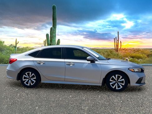 Used 2022 Honda Civic LX image 6