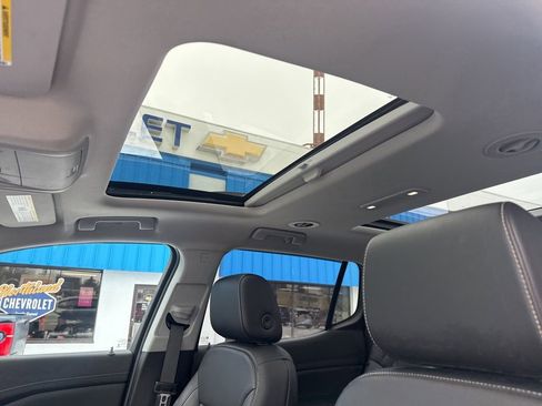 Used 2022 GMC Acadia SLT w/ Elevation Edition image 34