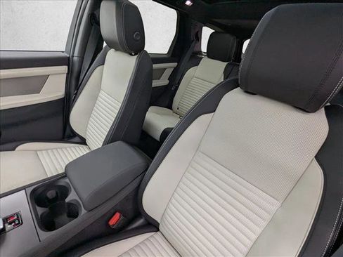 New 2026 Land Rover Discovery Sport Landmark AWD/4WD image 12