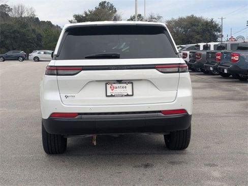 New 2026 Jeep Grand Cherokee Limited w/ Limited Altitude Package image 4