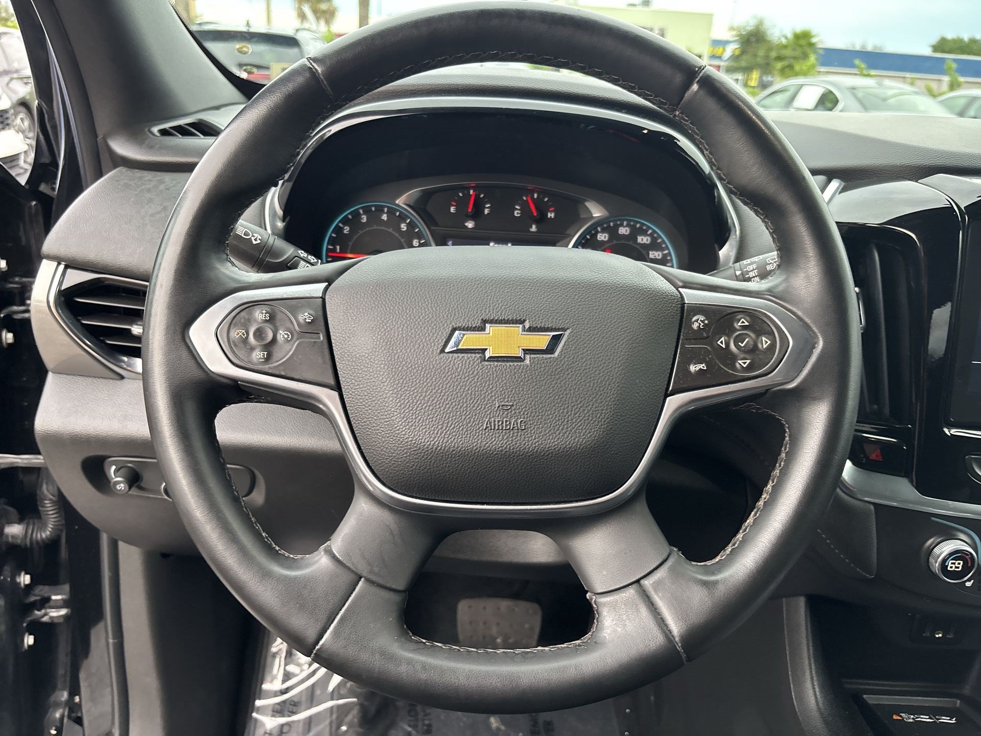 Used 2023 Chevrolet Traverse LT w/ LPO, Cargo Package AWD/4WD image 11