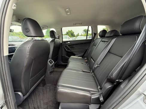 Used 2024 Volkswagen Tiguan SE AWD/4WD image 23