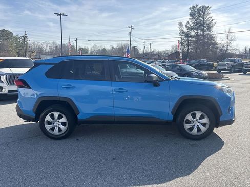 Used 2019 Toyota RAV4 LE image 11