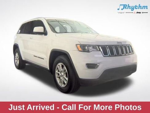 Used 2019 Jeep Grand Cherokee Laredo RWD image 1