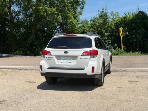 Used 2012 Subaru Outback 2.5i Limited AWD/4WD image 10