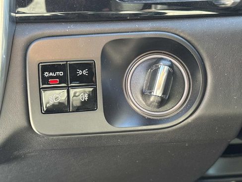 Used 2021 Porsche Cayenne Turbo image 22