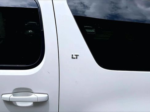 Used 2013 Chevrolet Suburban LT AWD/4WD image 9