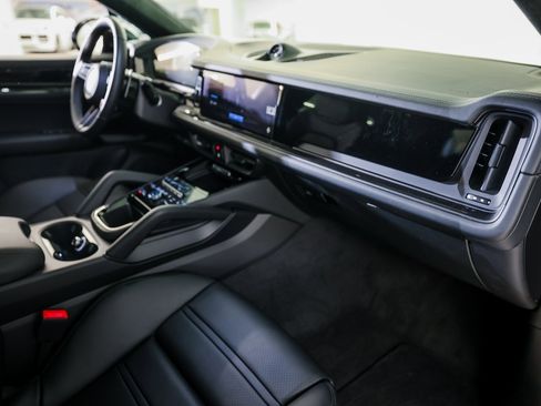 New 2026 Porsche Cayenne Turbo GT image 27