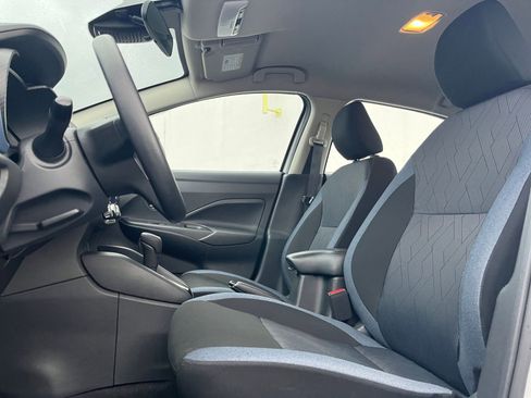 Used 2025 Nissan Versa SV image 24