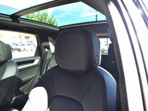 Certified 2025 Porsche Cayenne image 40