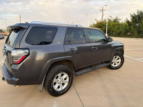 Used 2016 Toyota 4Runner SR5 RWD image 3