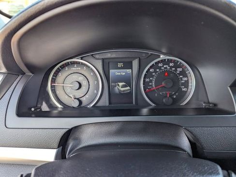 Used 2017 Toyota Camry SE image 31