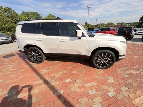 Used 2025 Lexus GX 550 w/ Accessory Package (2T) AWD/4WD image 37