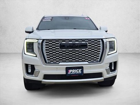 Used 2022 GMC Yukon XL Denali w/ Denali Ultimate Package image 2