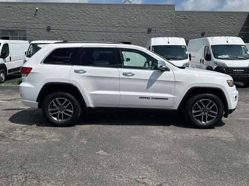 Used 2019 Jeep Grand Cherokee Limited AWD/4WD image 2