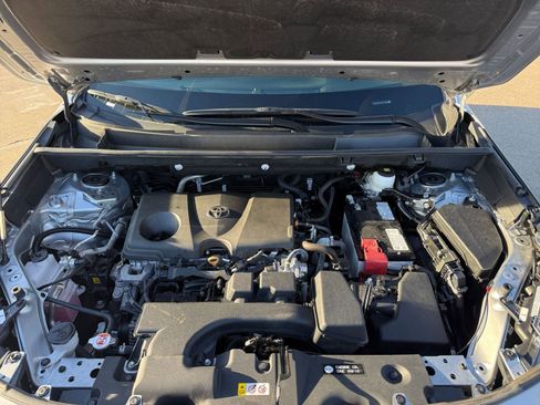 Used 2025 Toyota RAV4 XLE image 33