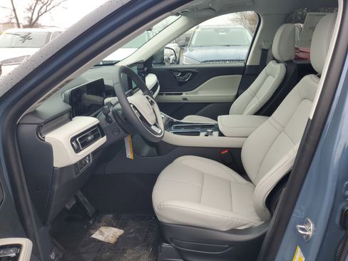 New 2026 Lincoln Aviator Premiere image 11