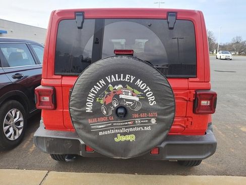 Used 2024 Jeep Wrangler Sahara w/ Technology Group image 8