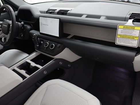 New 2025 Land Rover Defender 110 S image 22