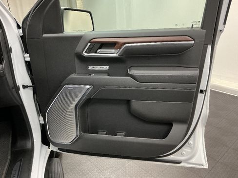 Used 2023 GMC Sierra 1500 Denali AWD/4WD image 43