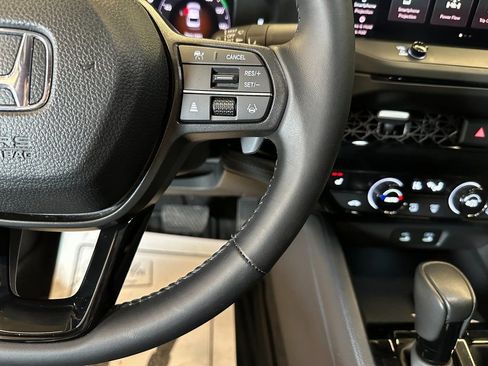 Used 2023 Honda Accord EX-L image 12