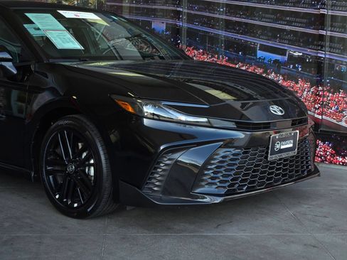 Certified 2025 Toyota Camry SE w/ Convenience Package FWD image 2
