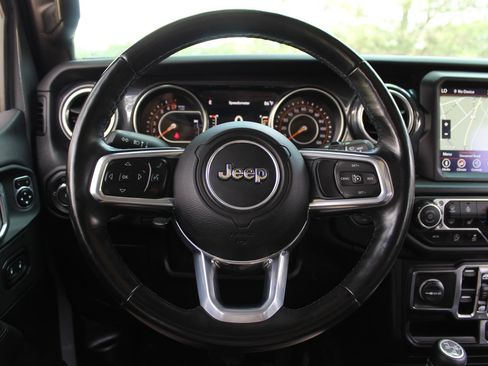 Used 2021 Jeep Wrangler Unlimited Sahara AWD/4WD image 15