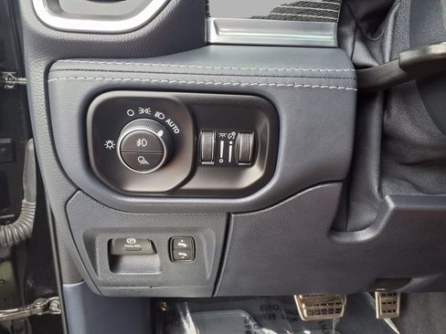 Used 2022 RAM 1500 Limited AWD/4WD image 15