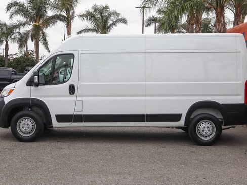 Used 2025 RAM ProMaster 2500 w/ Convenience Group FWD image 5