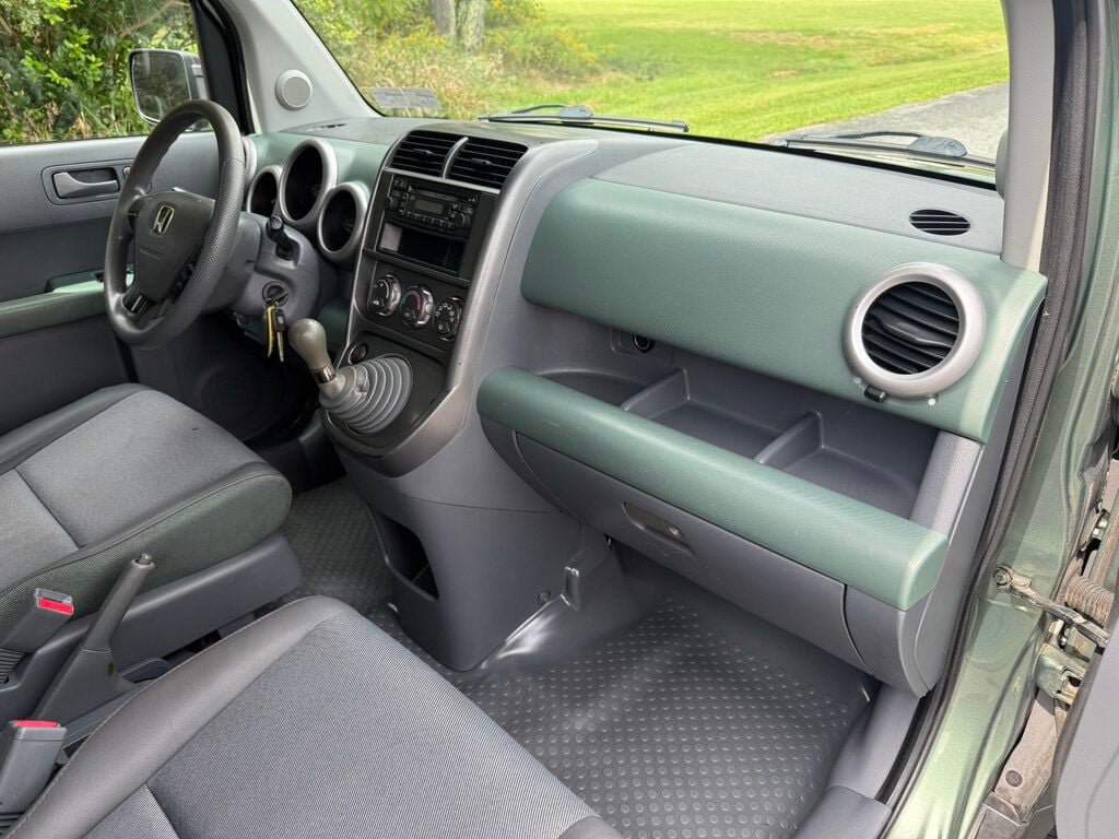 Used 2005 Honda Element LX image 41