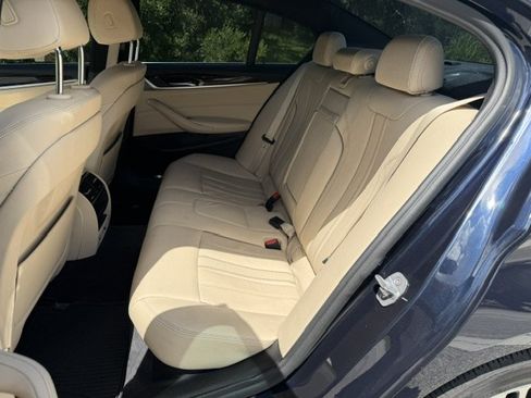Used 2018 BMW 530i w/ Premium Package RWD image 12