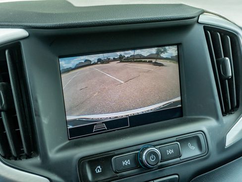 Used 2024 GMC Terrain SLE w/ Driver Convenience Package FWD image 24