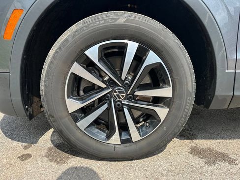 Used 2022 Volkswagen Tiguan S FWD image 11