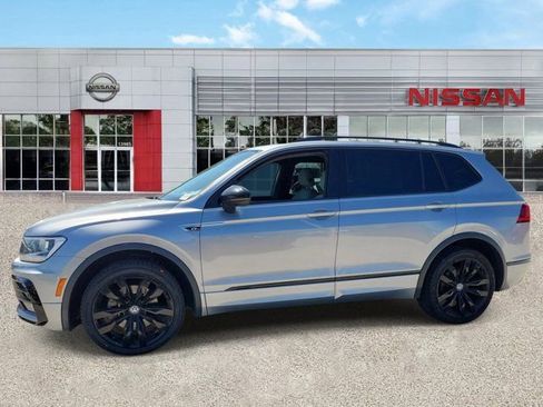 Used 2021 Volkswagen Tiguan SE R-Line FWD image 4