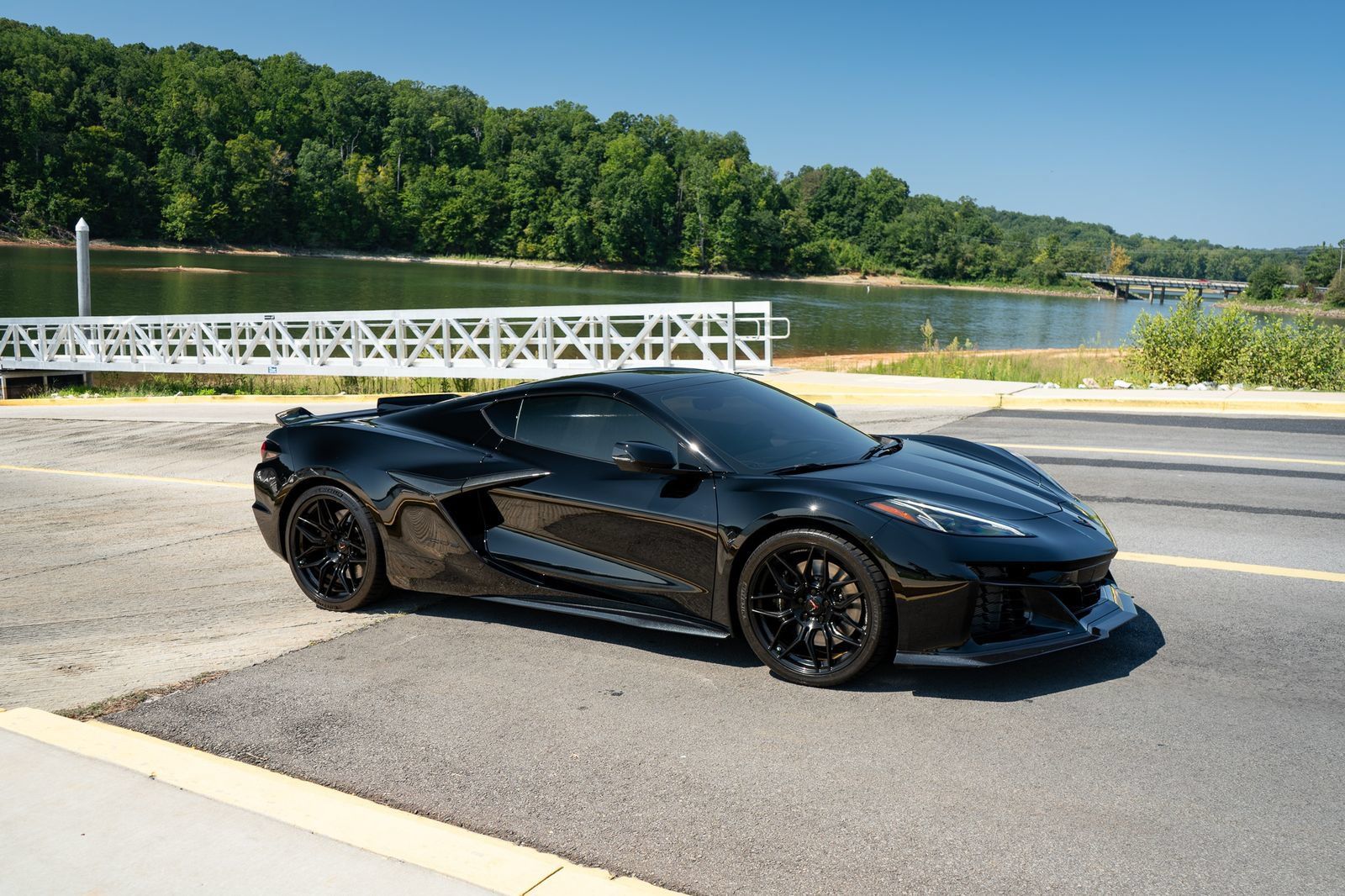 Used 2023 Chevrolet Corvette Z06 RWD image 2
