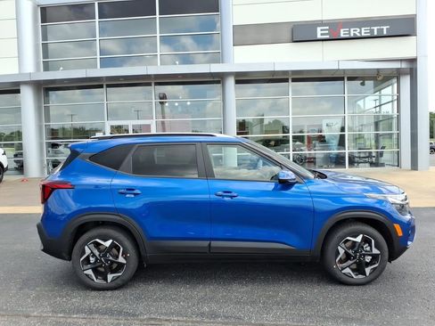 New 2026 Kia Seltos S AWD/4WD image 2
