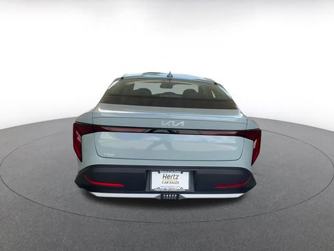 Used 2025 Kia K4 LXS image 12