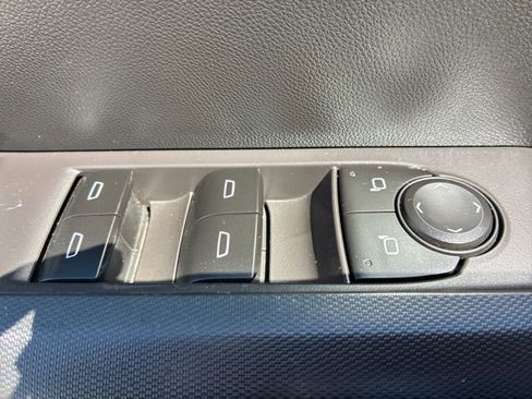 Used 2023 Chevrolet Colorado W/T RWD image 13